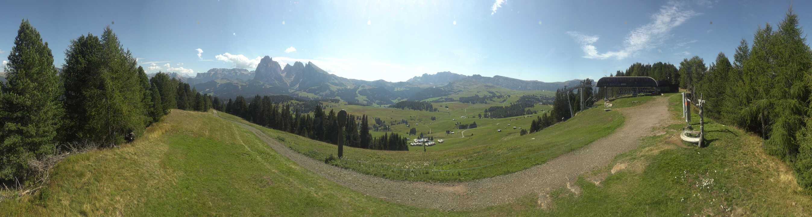 Archiv Foto Webcam Blick über Seiser Alm – Mezdi Bergstation