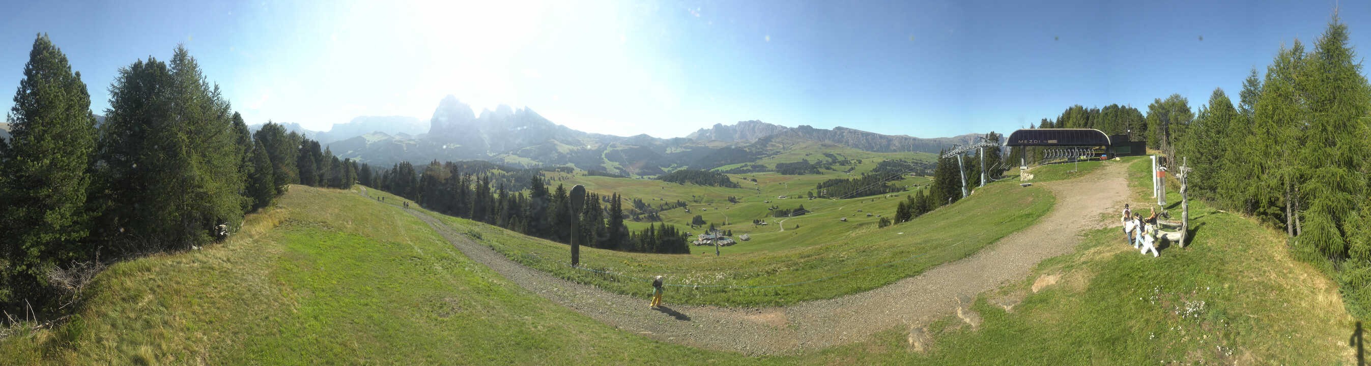 Archiv Foto Webcam Blick über Seiser Alm – Mezdi Bergstation