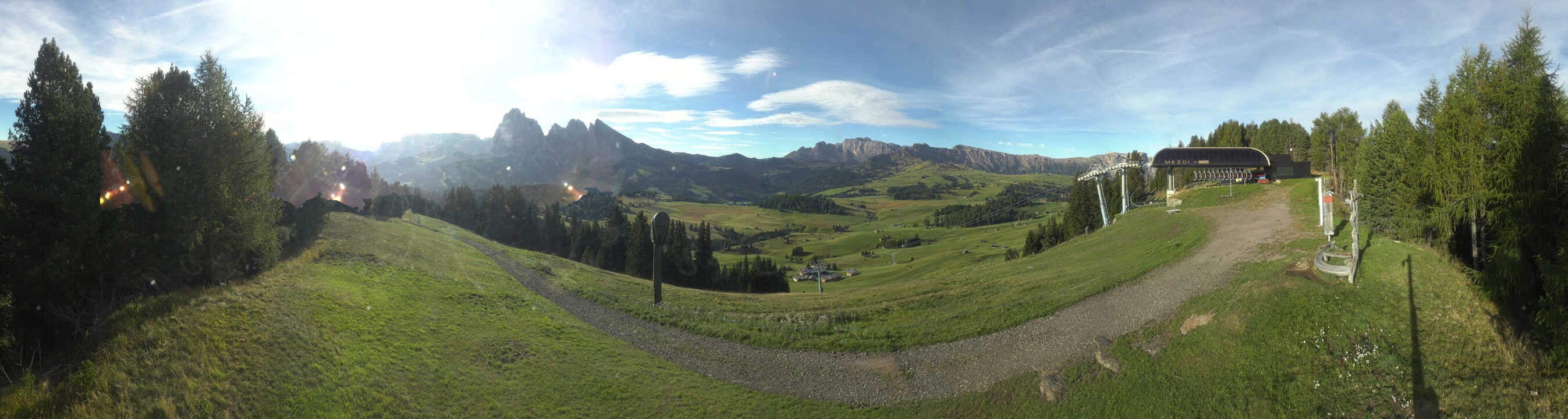 Archiv Foto Webcam Blick über Seiser Alm – Mezdi Bergstation