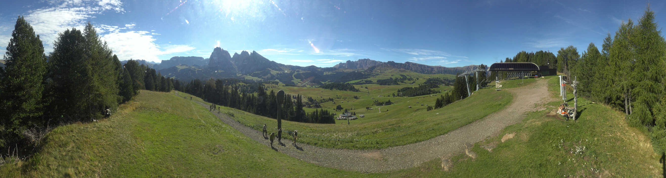 Archiv Foto Webcam Blick über Seiser Alm – Mezdi Bergstation