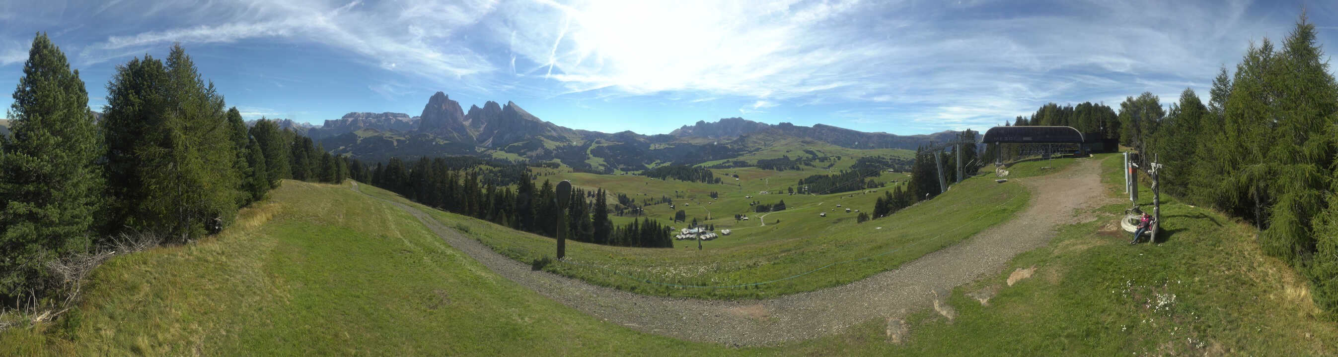 Archiv Foto Webcam Blick über Seiser Alm – Mezdi Bergstation
