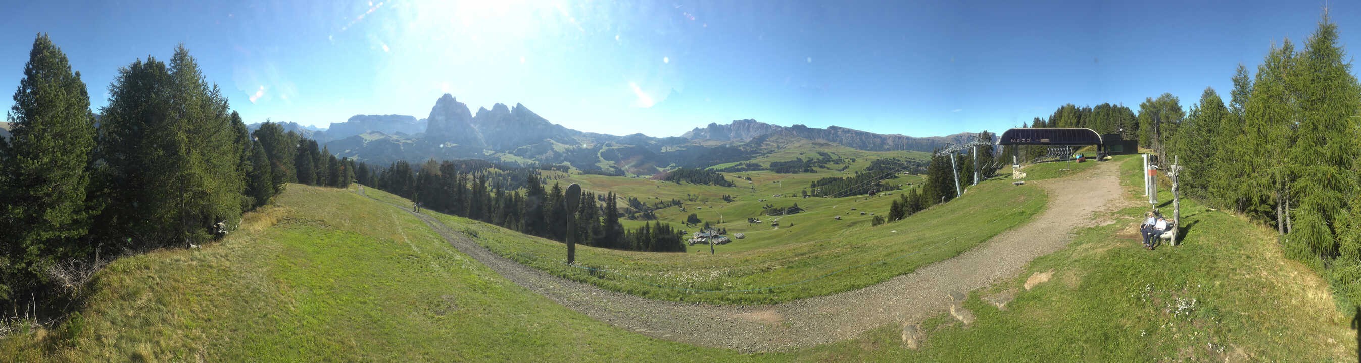 Archiv Foto Webcam Blick über Seiser Alm – Mezdi Bergstation