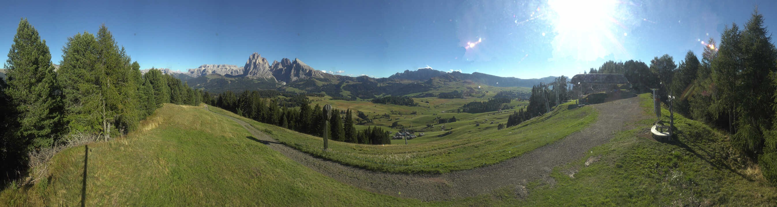 Archiv Foto Webcam Blick über Seiser Alm – Mezdi Bergstation