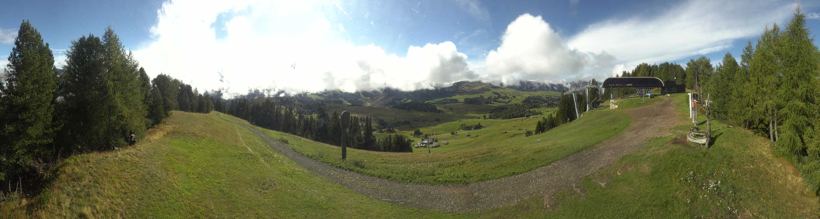 Archiv Foto Webcam Blick über Seiser Alm – Mezdi Bergstation