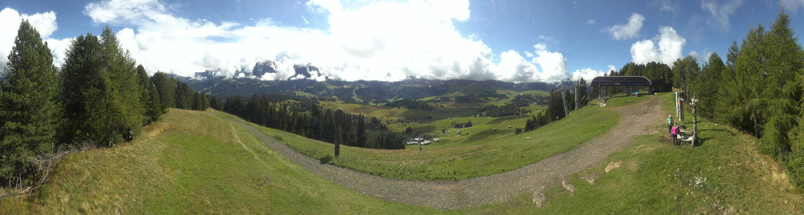 Archiv Foto Webcam Blick über Seiser Alm – Mezdi Bergstation
