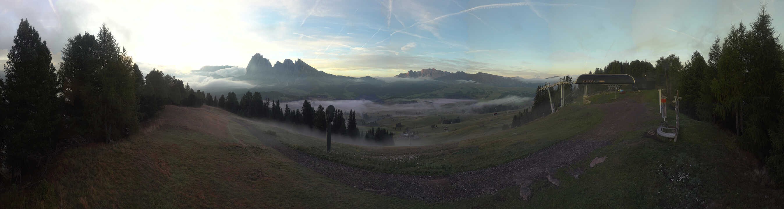 Archiv Foto Webcam Blick über Seiser Alm – Mezdi Bergstation