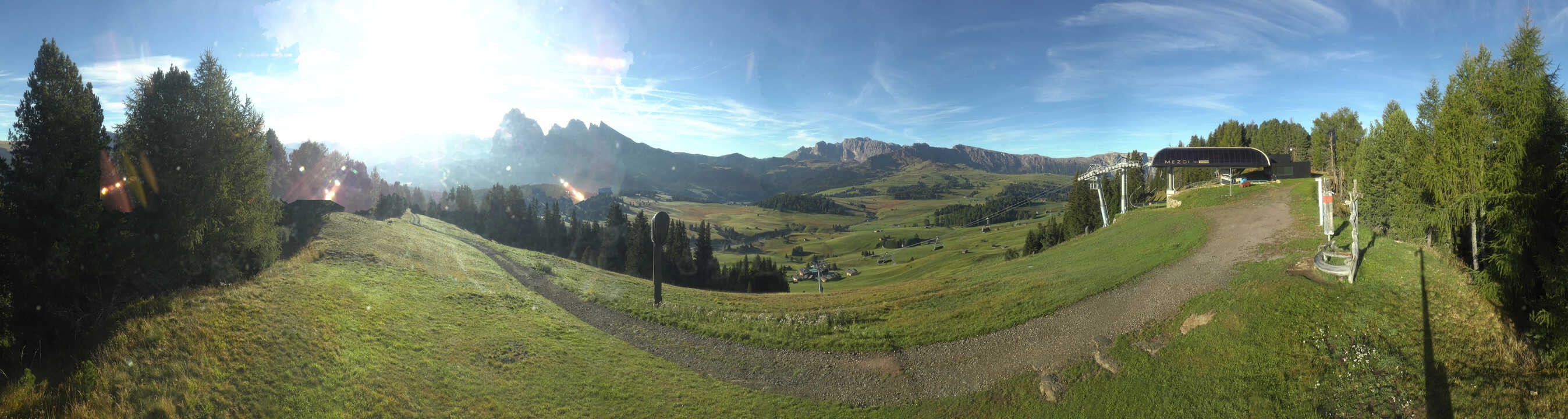 Archiv Foto Webcam Blick über Seiser Alm – Mezdi Bergstation