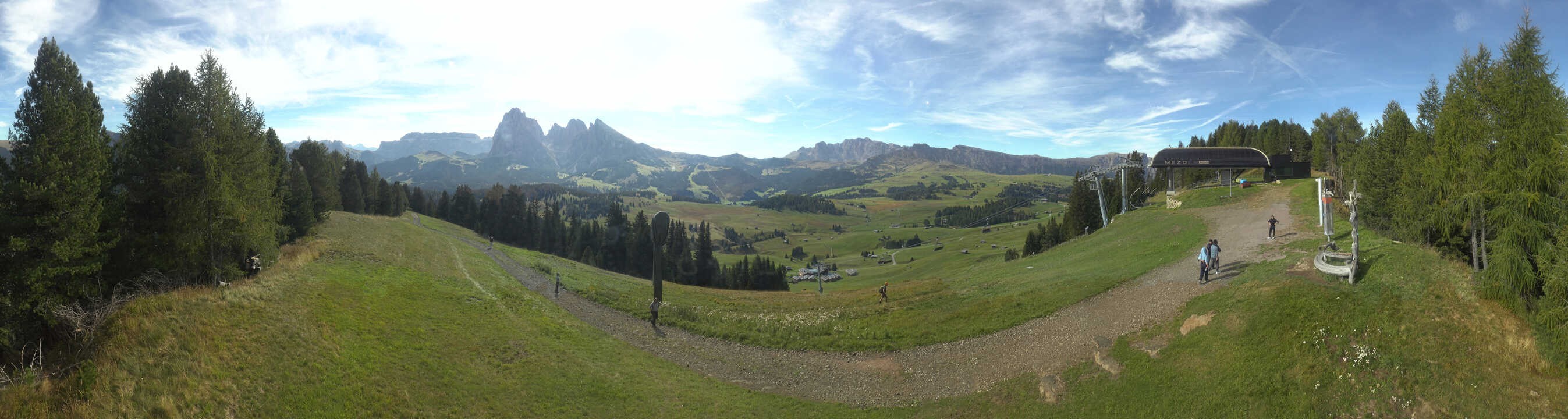 Archiv Foto Webcam Blick über Seiser Alm – Mezdi Bergstation