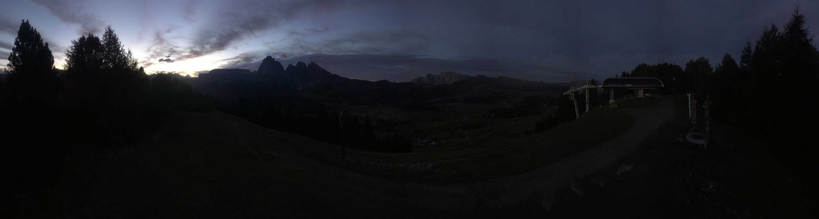 Archiv Foto Webcam Blick über Seiser Alm – Mezdi Bergstation