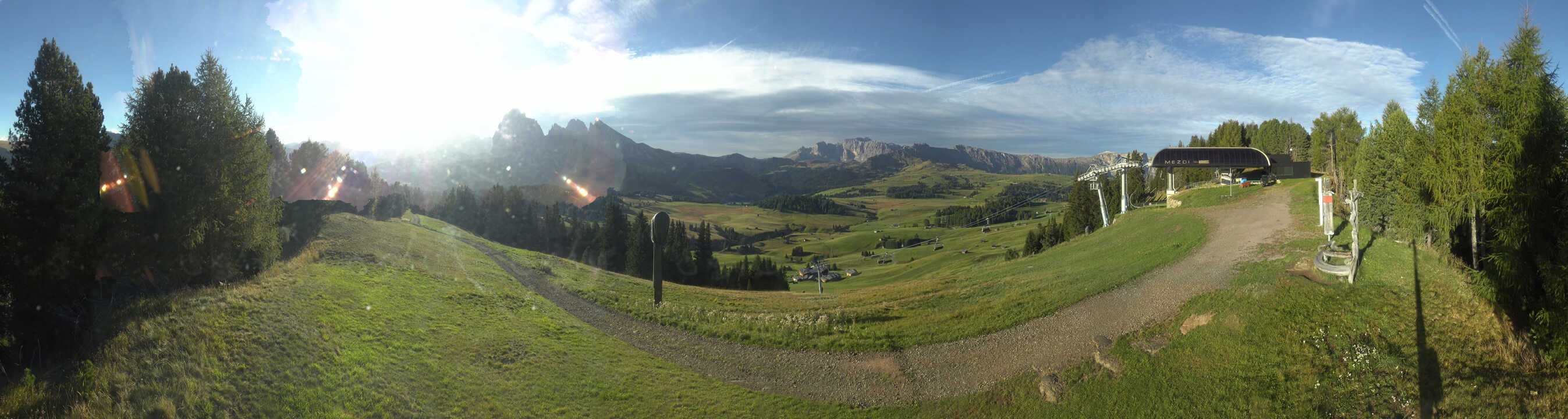 Archiv Foto Webcam Blick über Seiser Alm – Mezdi Bergstation