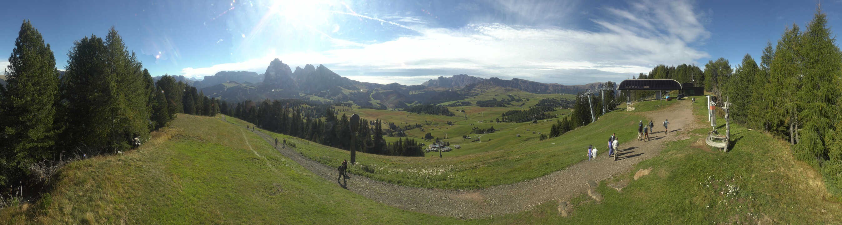Archiv Foto Webcam Blick über Seiser Alm – Mezdi Bergstation