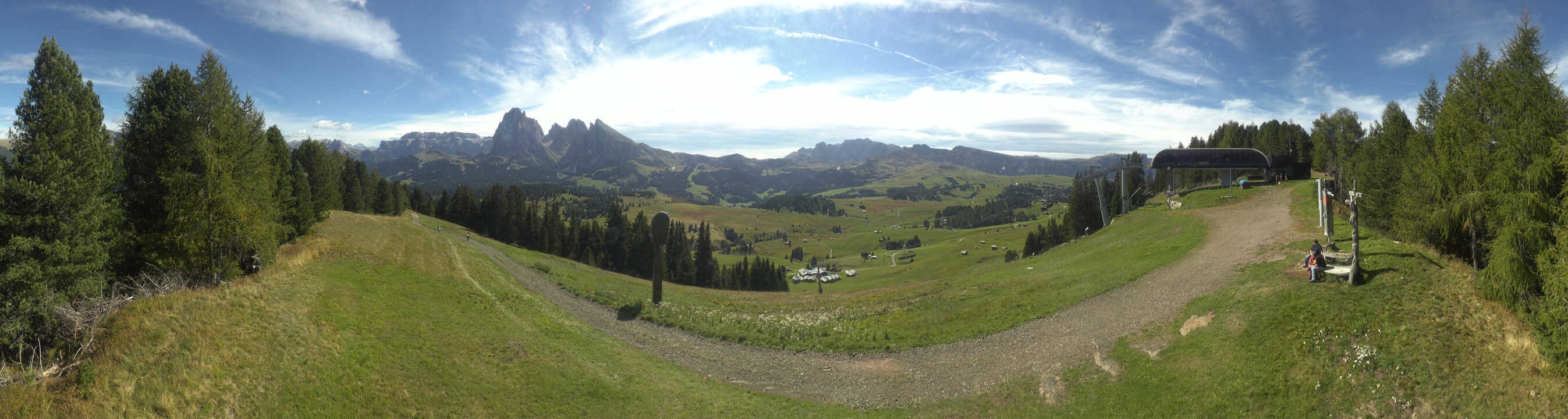 Archiv Foto Webcam Blick über Seiser Alm – Mezdi Bergstation