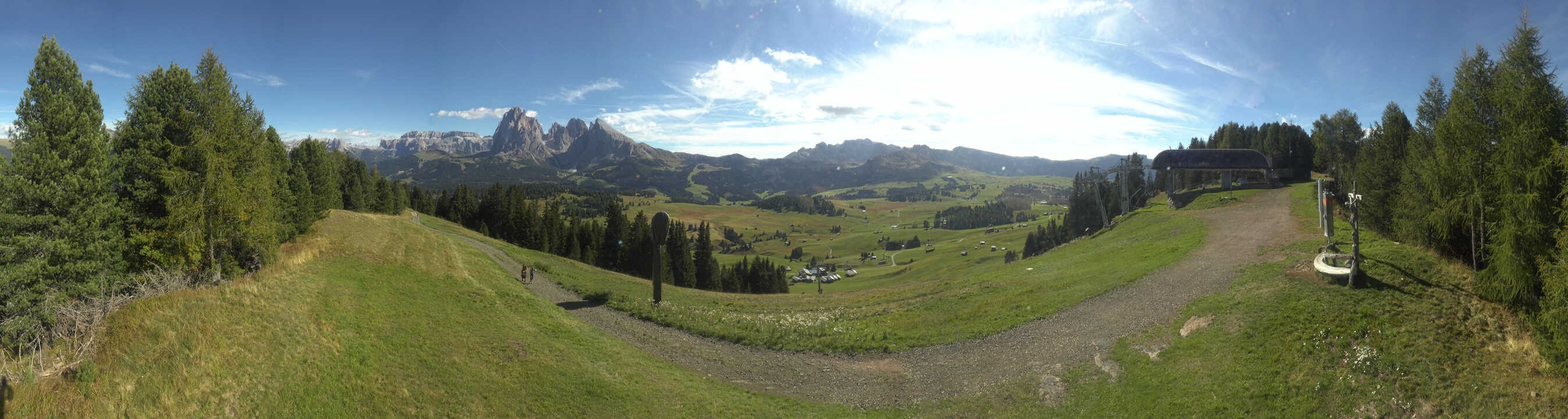 Archiv Foto Webcam Blick über Seiser Alm – Mezdi Bergstation
