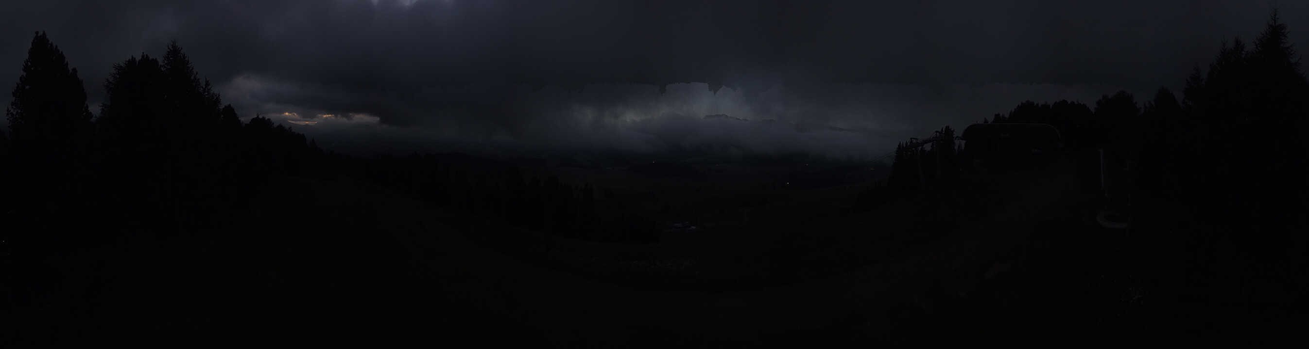 Archiv Foto Webcam Blick über Seiser Alm – Mezdi Bergstation