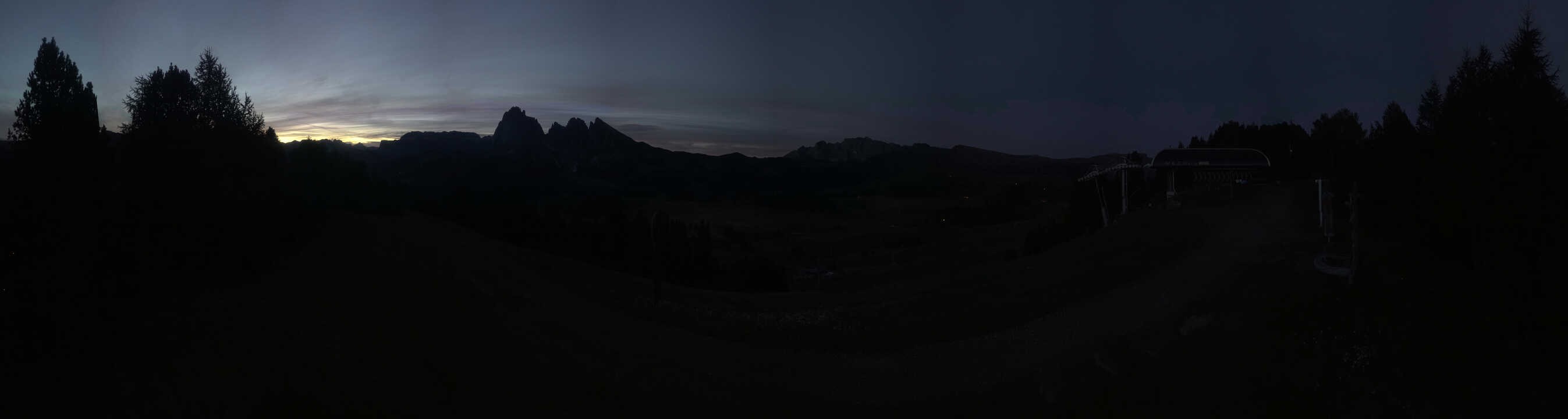 Archiv Foto Webcam Blick über Seiser Alm – Mezdi Bergstation