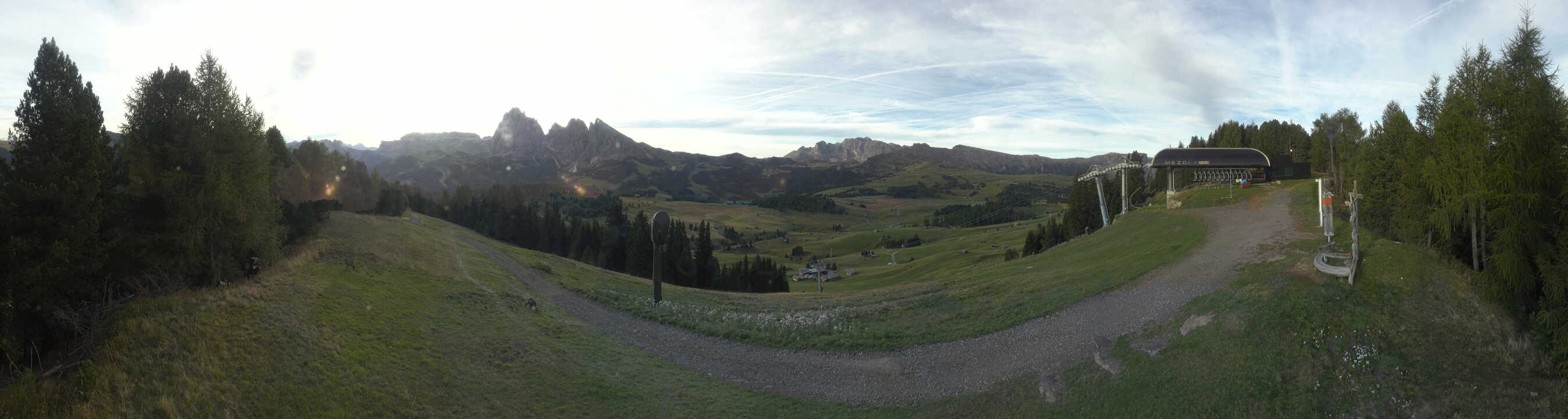 Archiv Foto Webcam Blick über Seiser Alm – Mezdi Bergstation