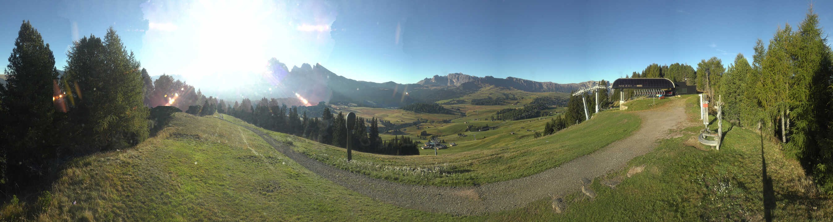 Archived image Webcam Alpe di Siusi: Panoramic view Mezdi mountain station