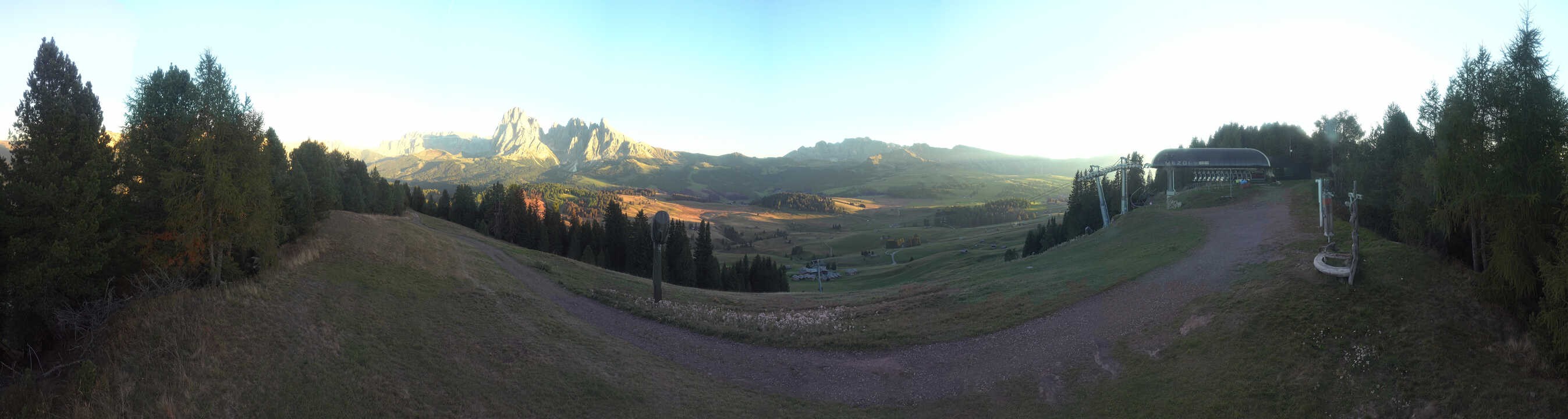 Archiv Foto Webcam Blick über Seiser Alm – Mezdi Bergstation