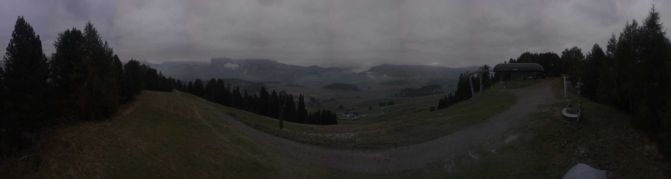 Archiv Foto Webcam Blick über Seiser Alm – Mezdi Bergstation