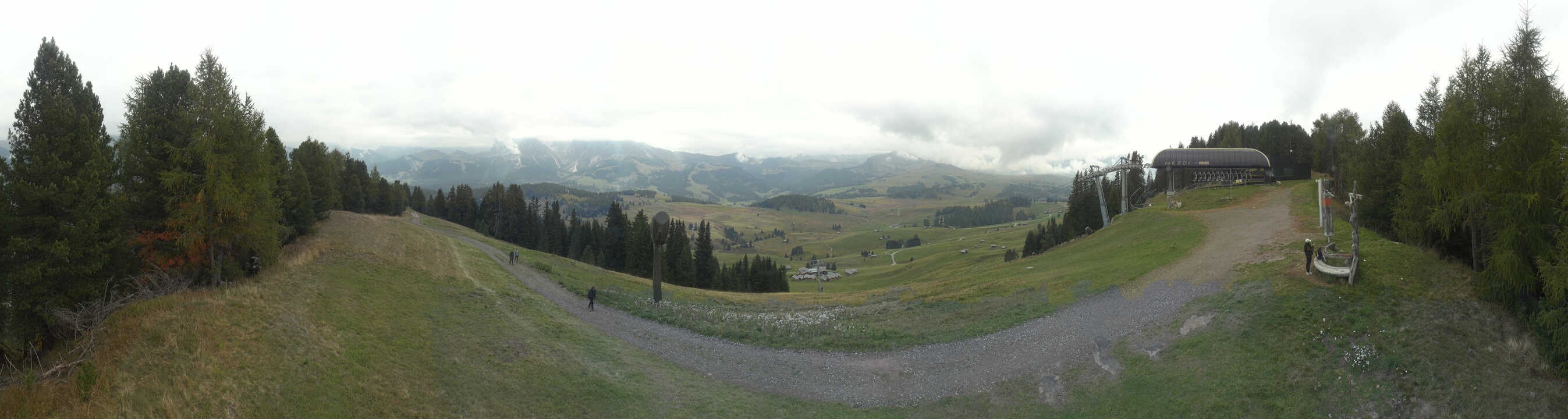 Archiv Foto Webcam Blick über Seiser Alm – Mezdi Bergstation