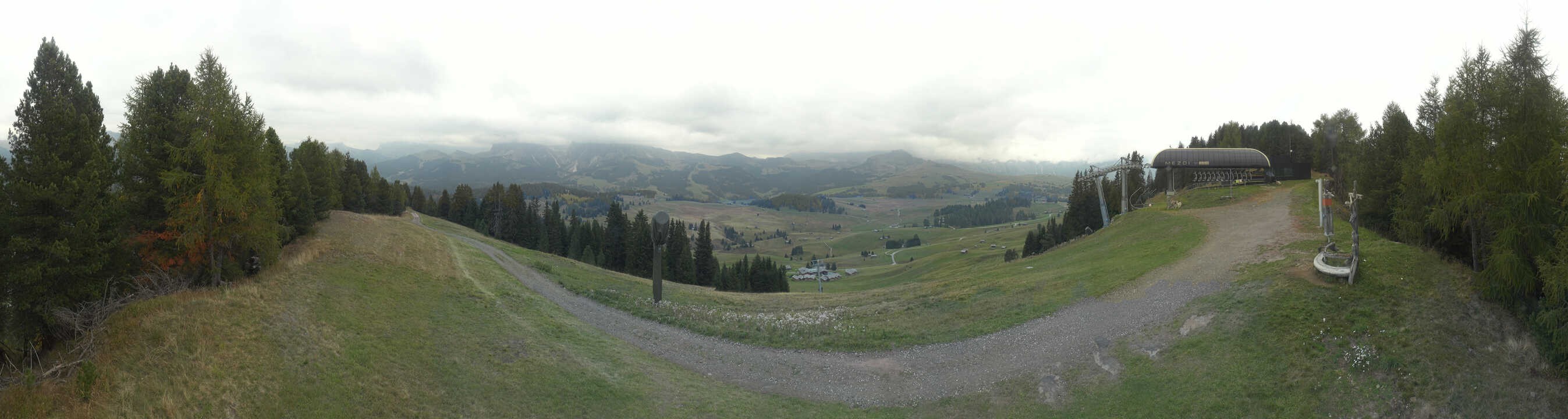 Archiv Foto Webcam Blick über Seiser Alm – Mezdi Bergstation