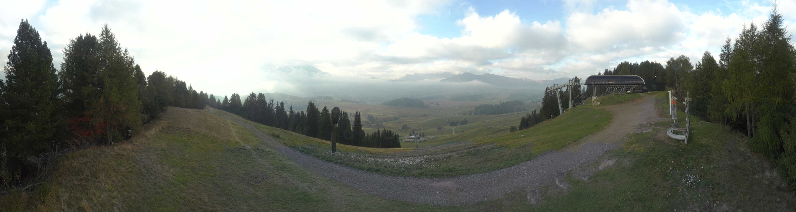 Archiv Foto Webcam Blick über Seiser Alm – Mezdi Bergstation