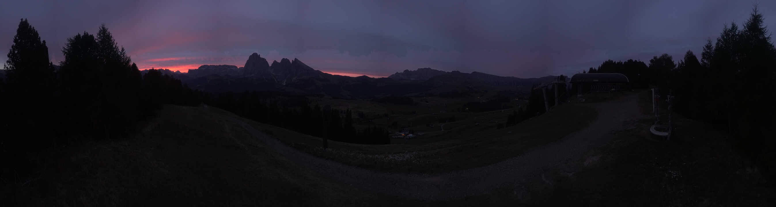 Archiv Foto Webcam Blick über Seiser Alm – Mezdi Bergstation