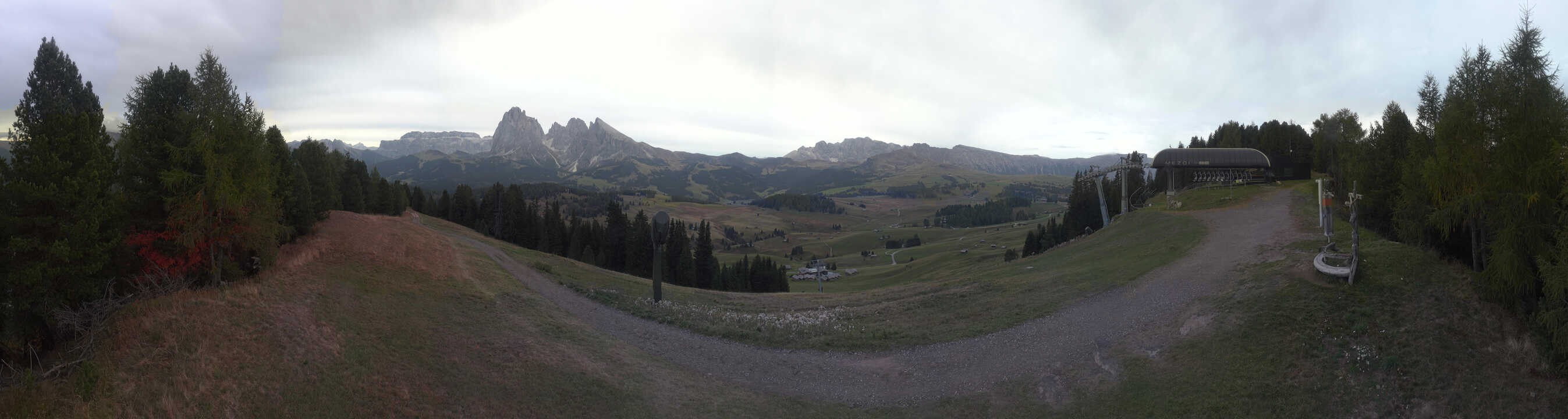 Archiv Foto Webcam Blick über Seiser Alm – Mezdi Bergstation