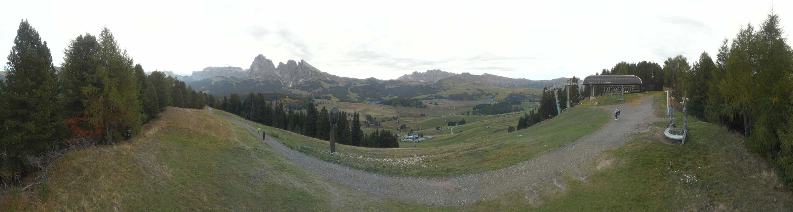 Archiv Foto Webcam Blick über Seiser Alm – Mezdi Bergstation