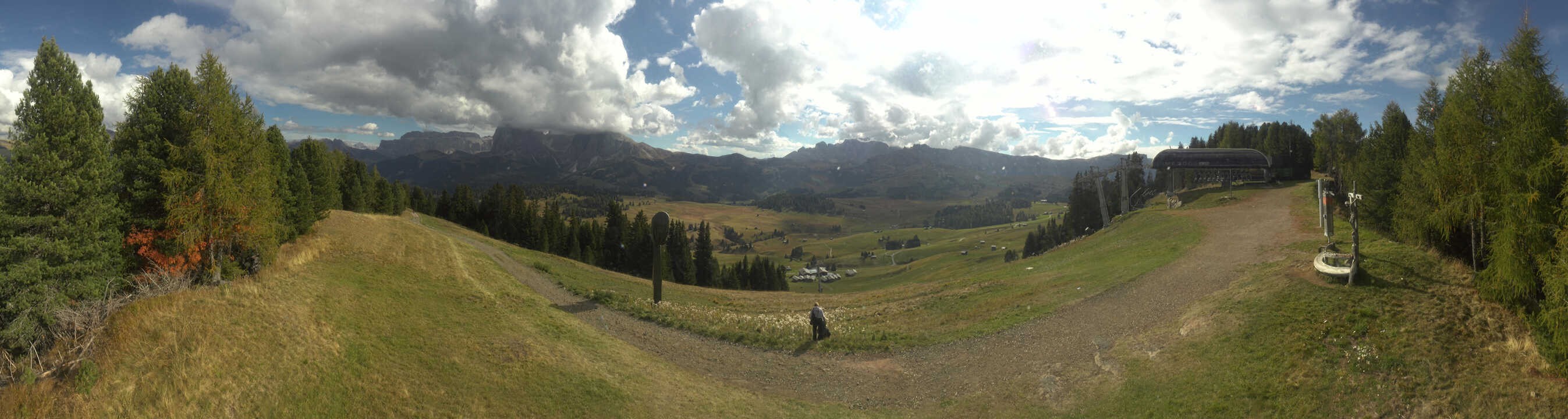 Archiv Foto Webcam Blick über Seiser Alm – Mezdi Bergstation