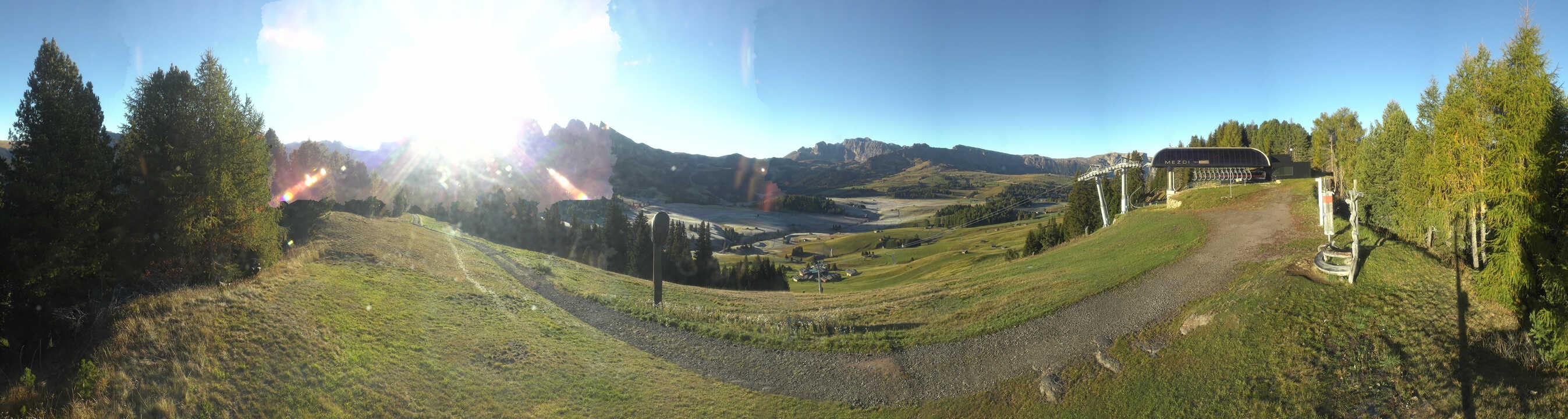 Archiv Foto Webcam Blick über Seiser Alm – Mezdi Bergstation