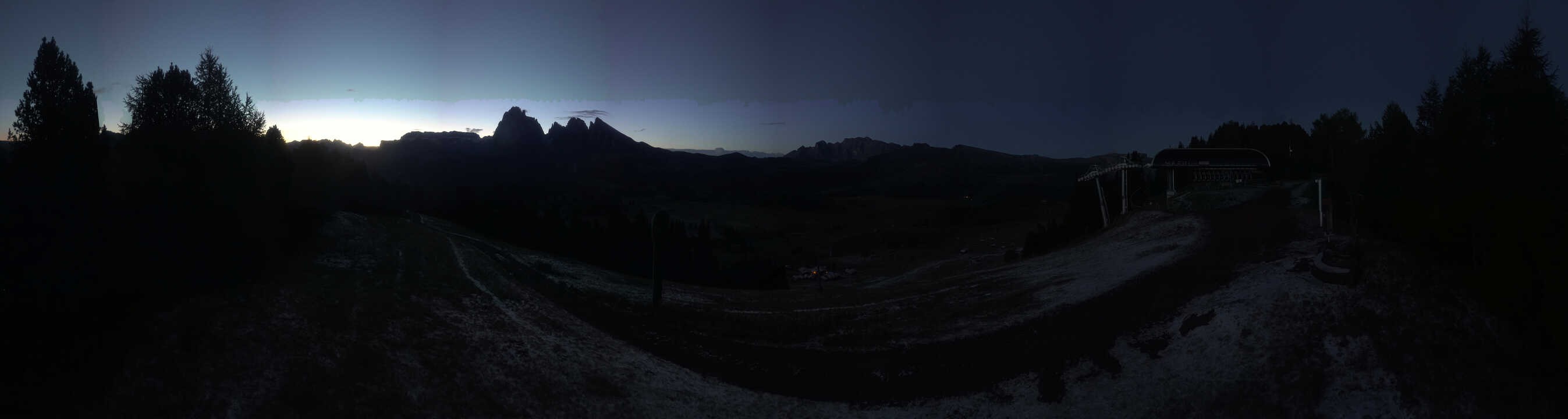 Archiv Foto Webcam Blick über Seiser Alm – Mezdi Bergstation
