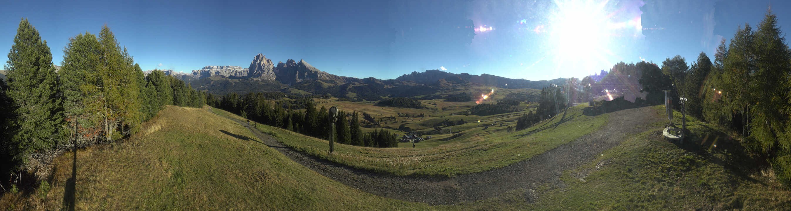 Archiv Foto Webcam Blick über Seiser Alm – Mezdi Bergstation