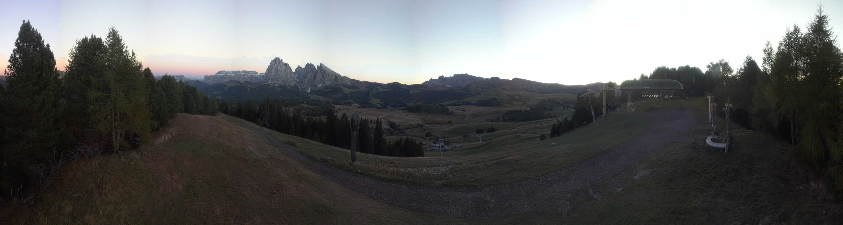 Archiv Foto Webcam Blick über Seiser Alm – Mezdi Bergstation