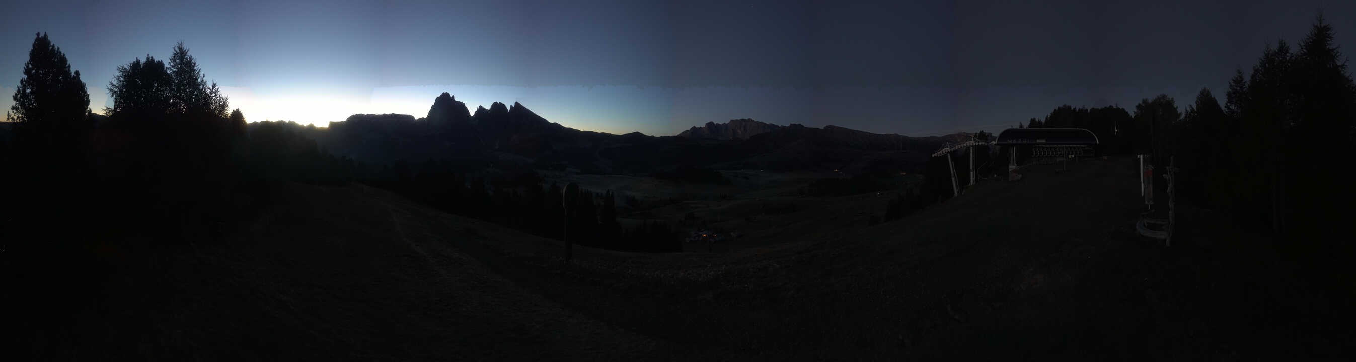 Archiv Foto Webcam Blick über Seiser Alm – Mezdi Bergstation