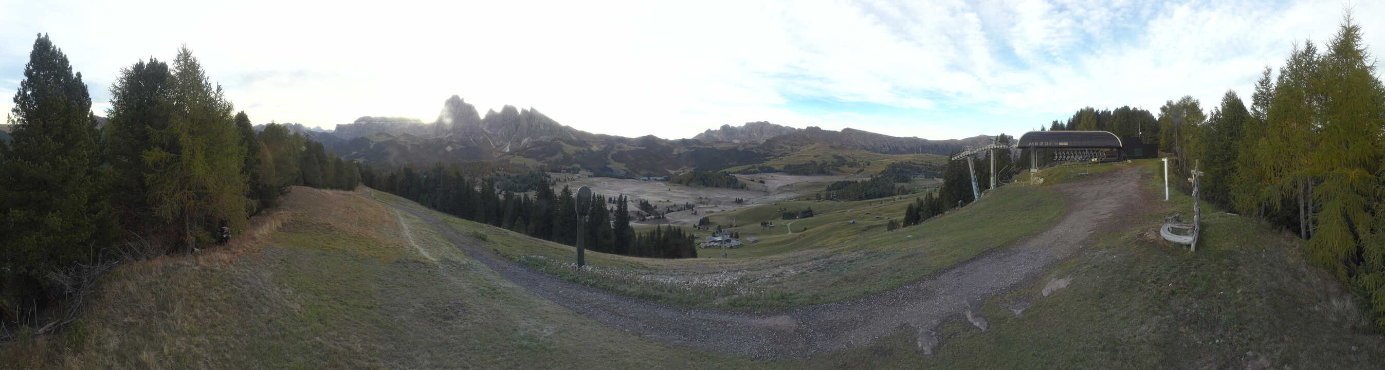 Archived image Webcam Alpe di Siusi: Panoramic view Mezdi mountain station