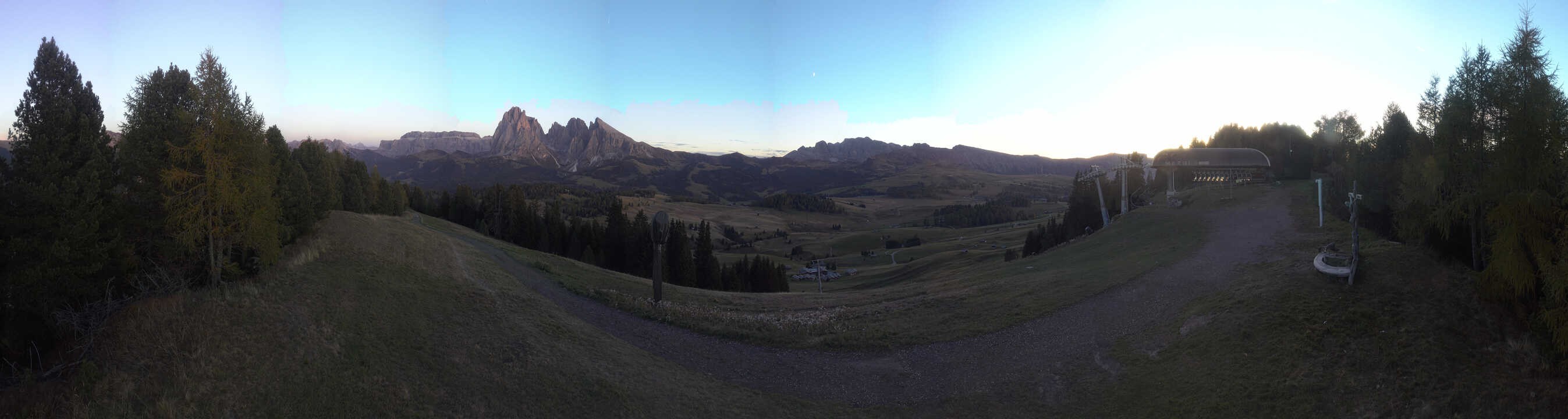 Archived image Webcam Alpe di Siusi: Panoramic view Mezdi mountain station