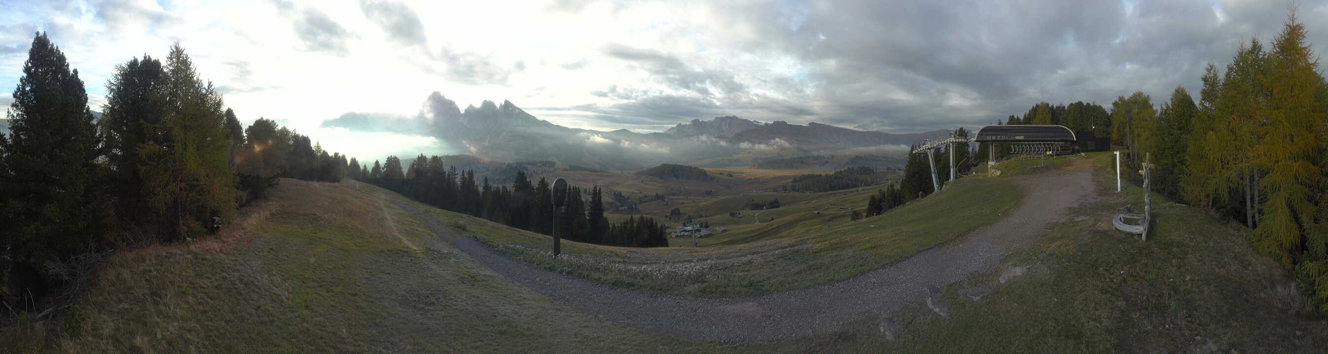 Archived image Webcam Alpe di Siusi: Panoramic view Mezdi mountain station