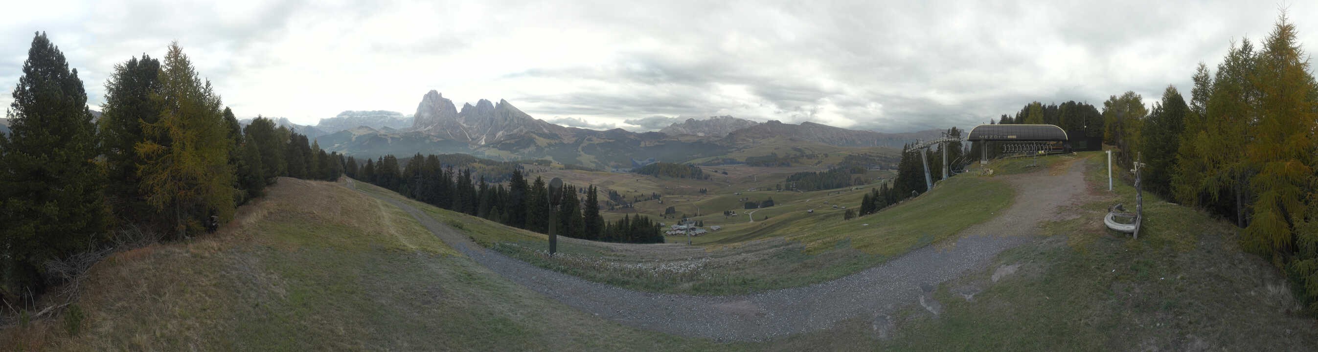 Archived image Webcam Alpe di Siusi: Panoramic view Mezdi mountain station