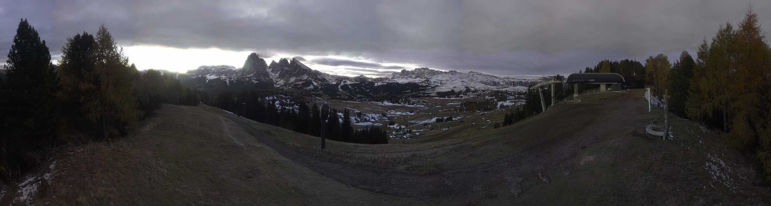 Archiv Foto Webcam Blick über Seiser Alm – Mezdi Bergstation