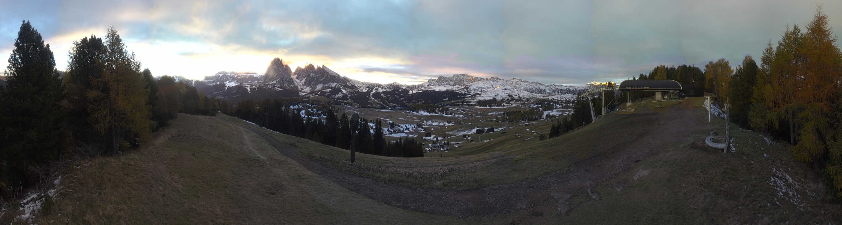 Archiv Foto Webcam Blick über Seiser Alm – Mezdi Bergstation