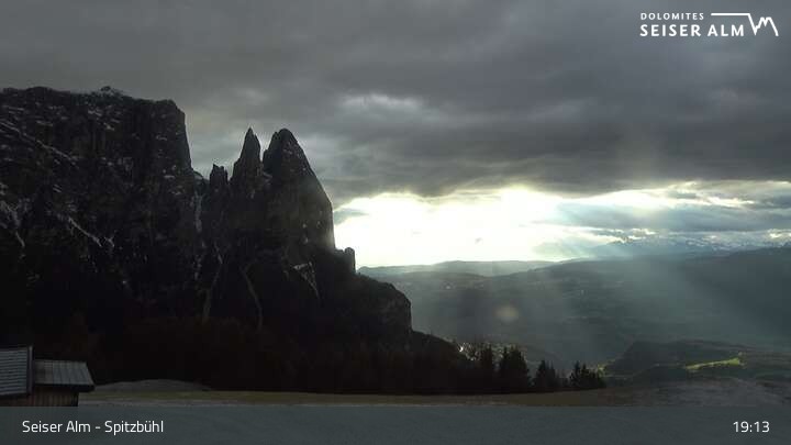 Archived image Webcam Seiser Alm: View Spitzbühl