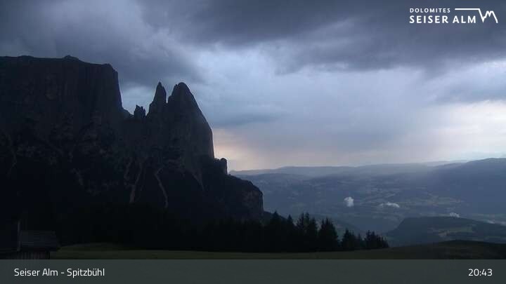 Archived image Webcam Seiser Alm: View Spitzbühl