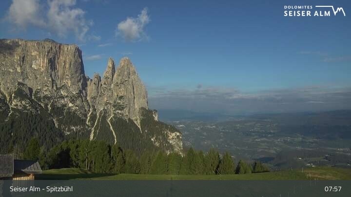 Archived image Webcam Seiser Alm: View Spitzbühl