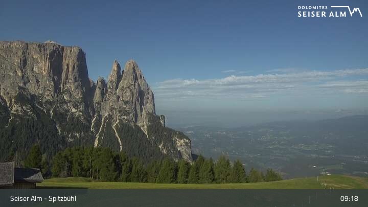 Archived image Webcam Seiser Alm: View Spitzbühl