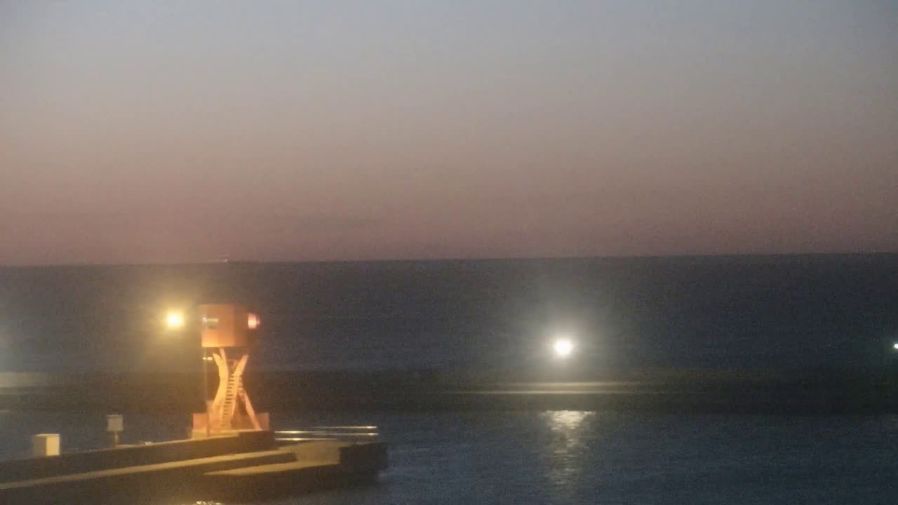 Archived image Webcam Sassnitz at the town harbour