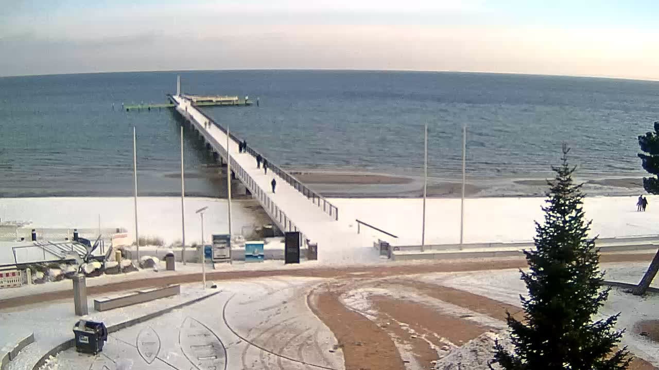 Archived image Webcam Scharbeutz: View of the beach and the Baltic Sea