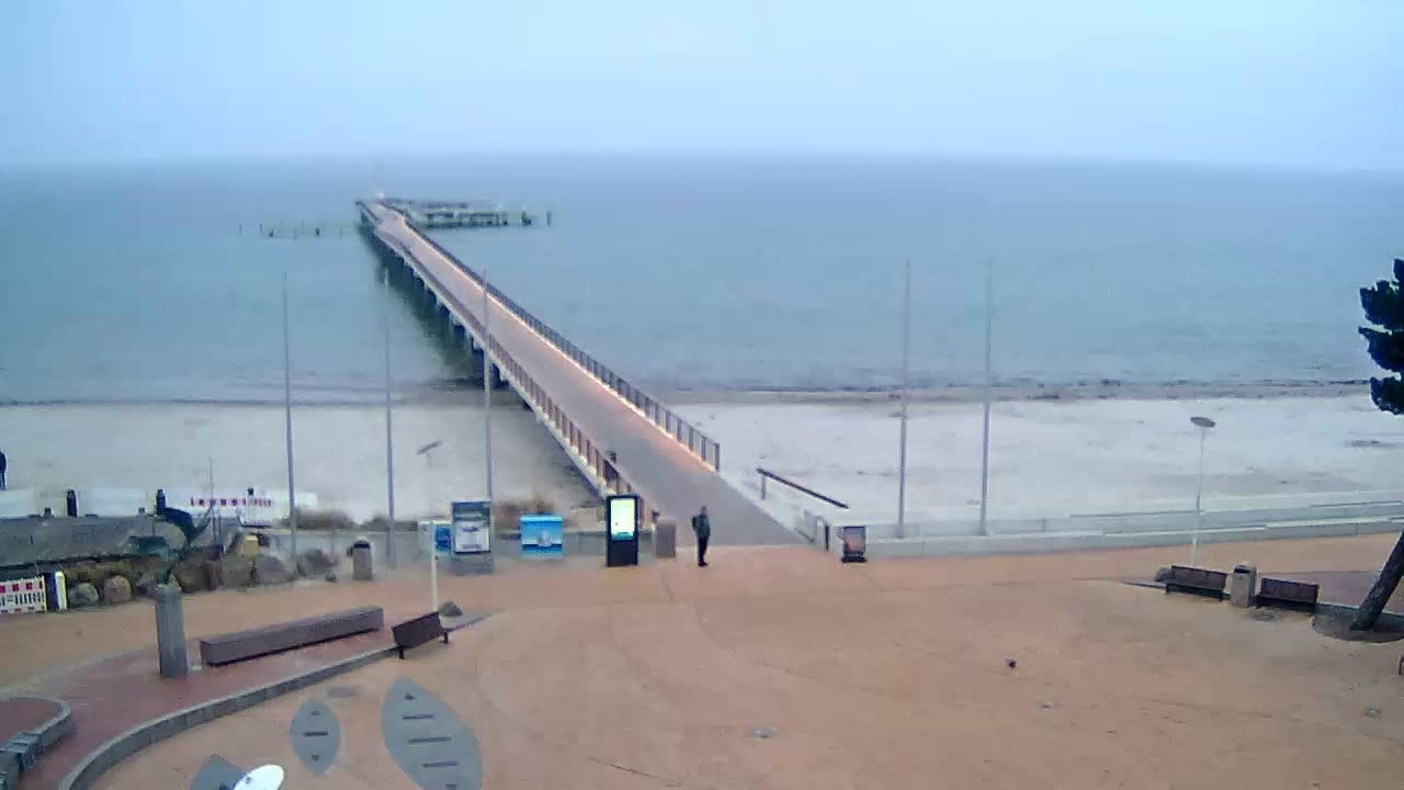 Archived image Webcam Scharbeutz: View of the beach and the Baltic Sea