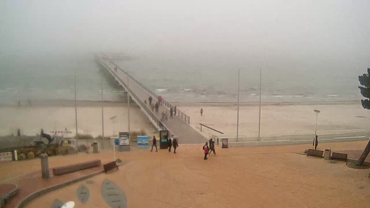 Archived image Webcam Scharbeutz: View of the beach and the Baltic Sea