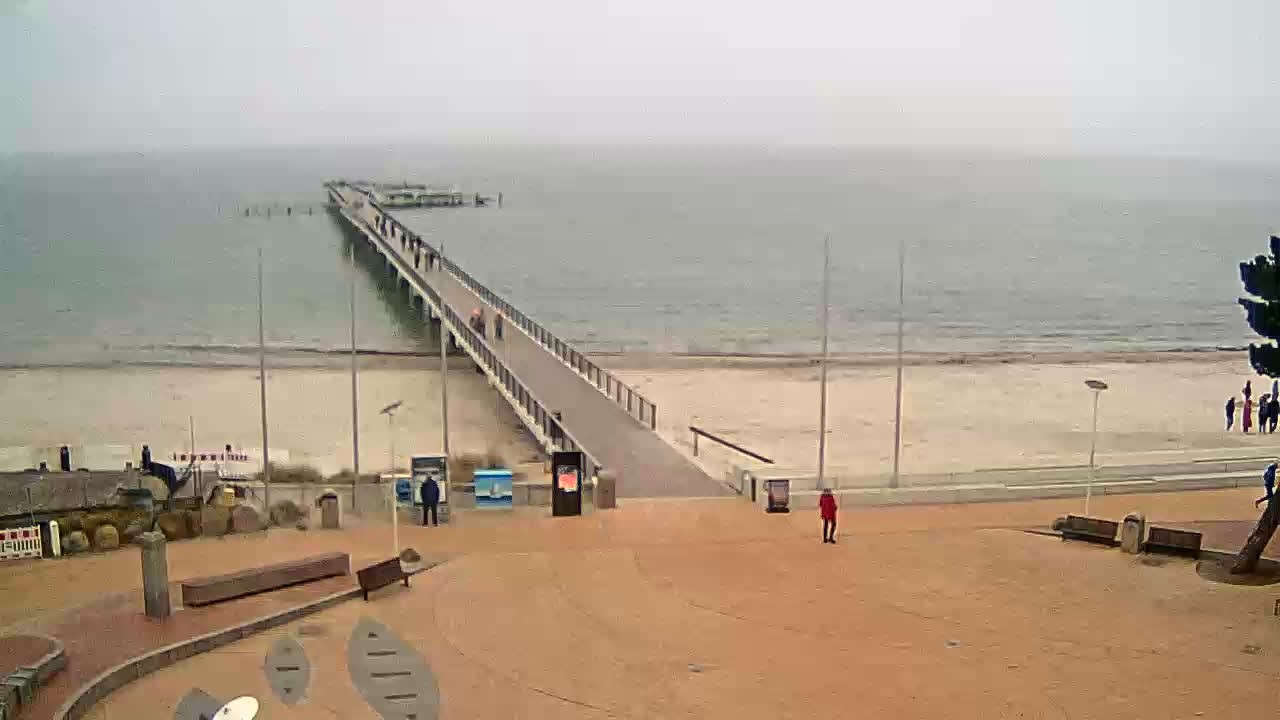 Archived image Webcam Scharbeutz: View of the beach and the Baltic Sea